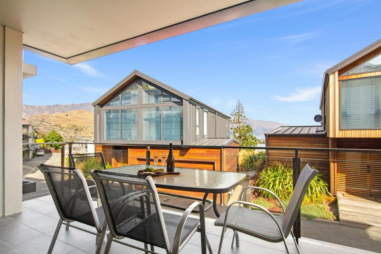Stunning 2 Bedroom Apartment With Balcony! Queenstown Luaran gambar